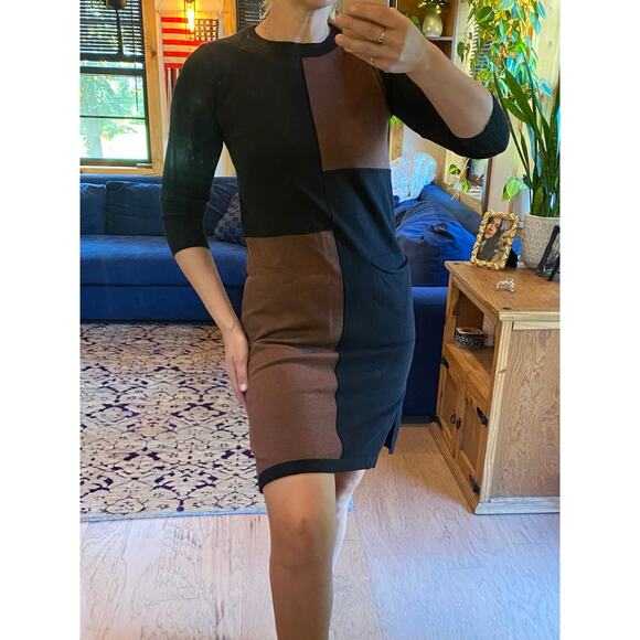 Black and brown 60's modern knee length sweater dress - Picture 2 of 4